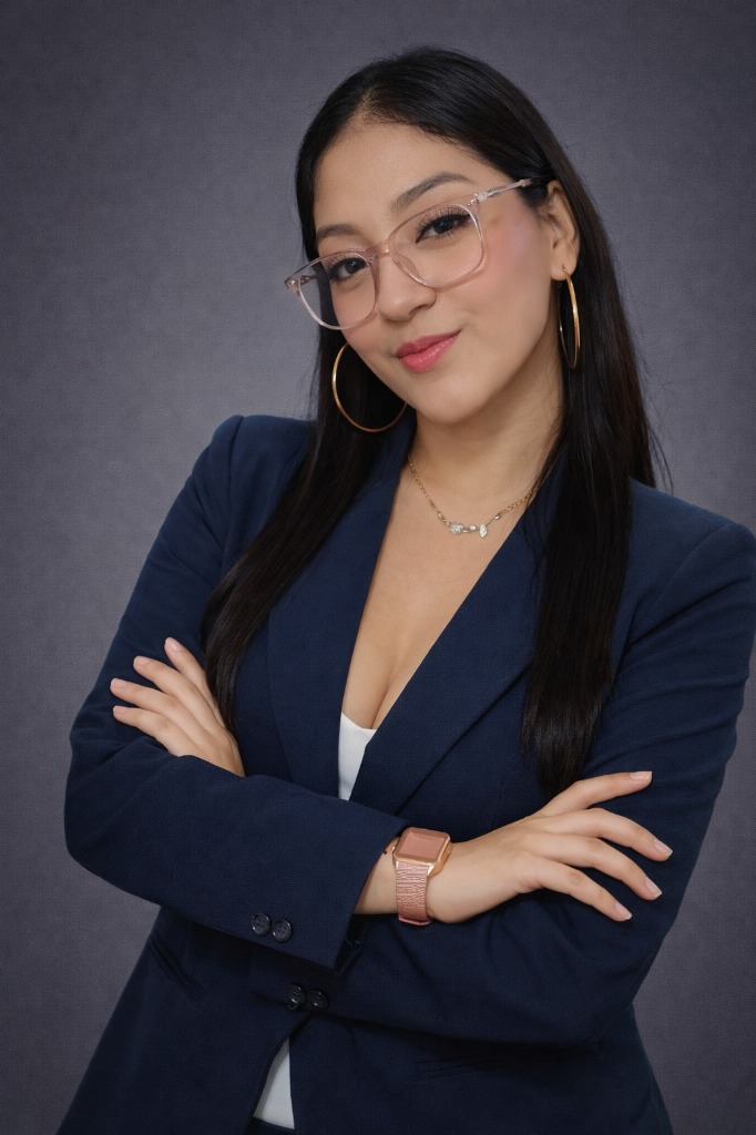 Lcda. Yaneli Mariam Rosales Troya